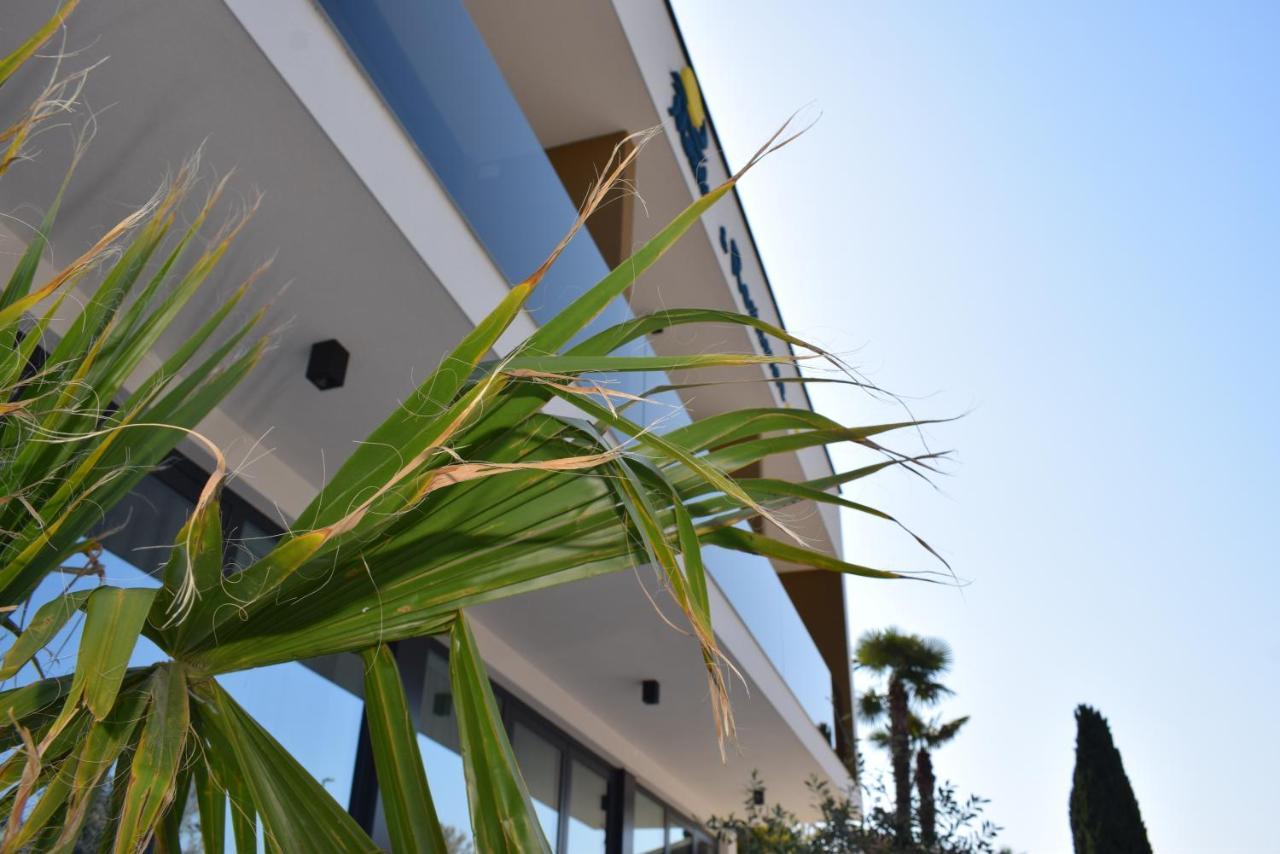 Maresole Beachfront Residence Poreč Buitenkant foto