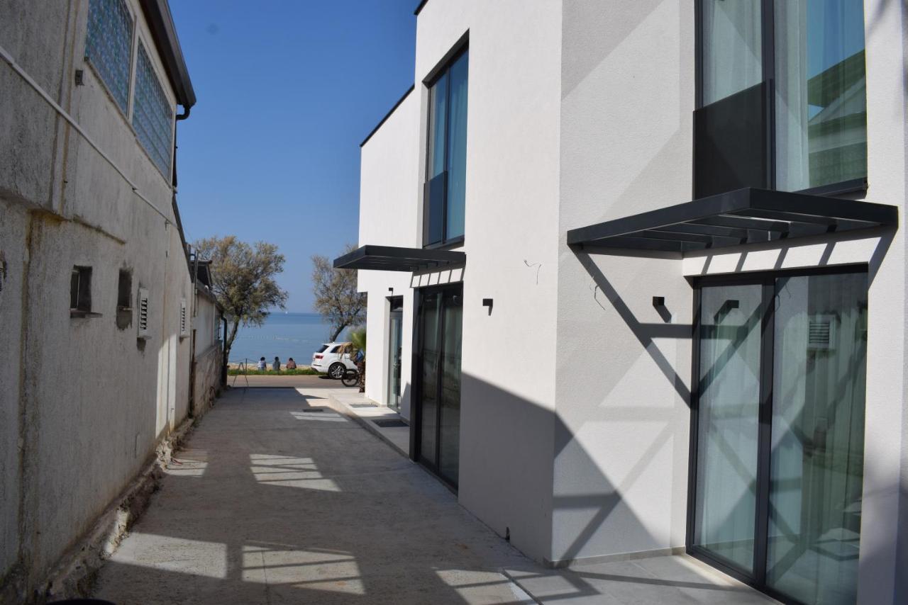 Maresole Beachfront Residence Poreč Buitenkant foto