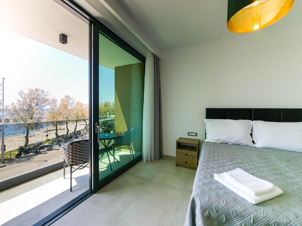 Maresole Beachfront Residence Poreč Buitenkant foto
