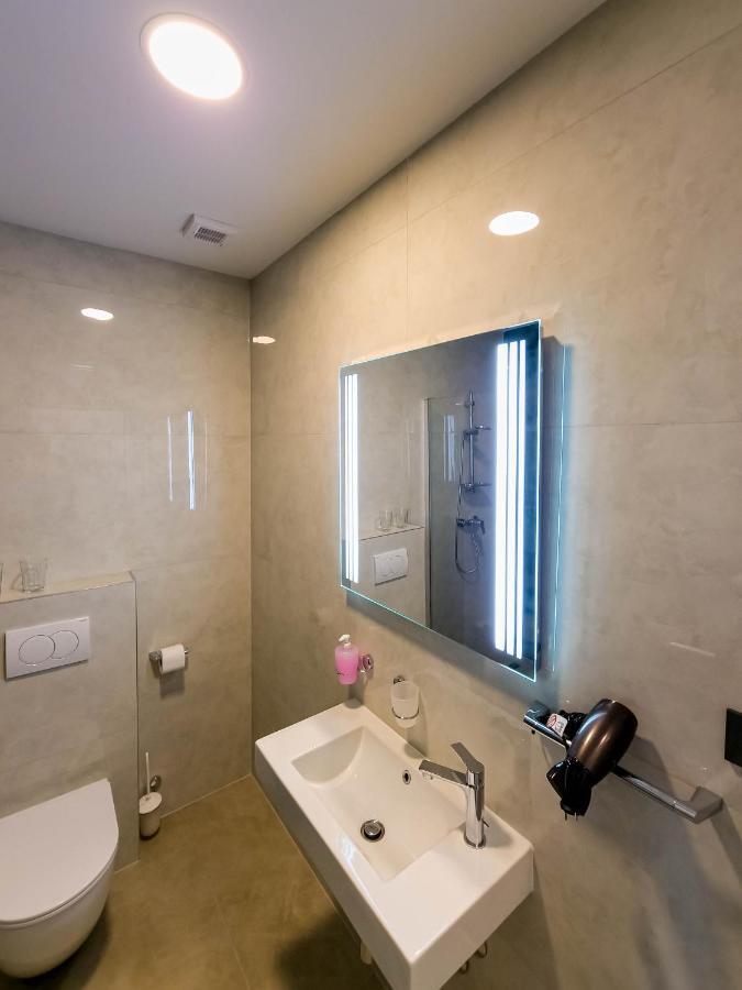 Maresole Beachfront Residence Poreč Buitenkant foto