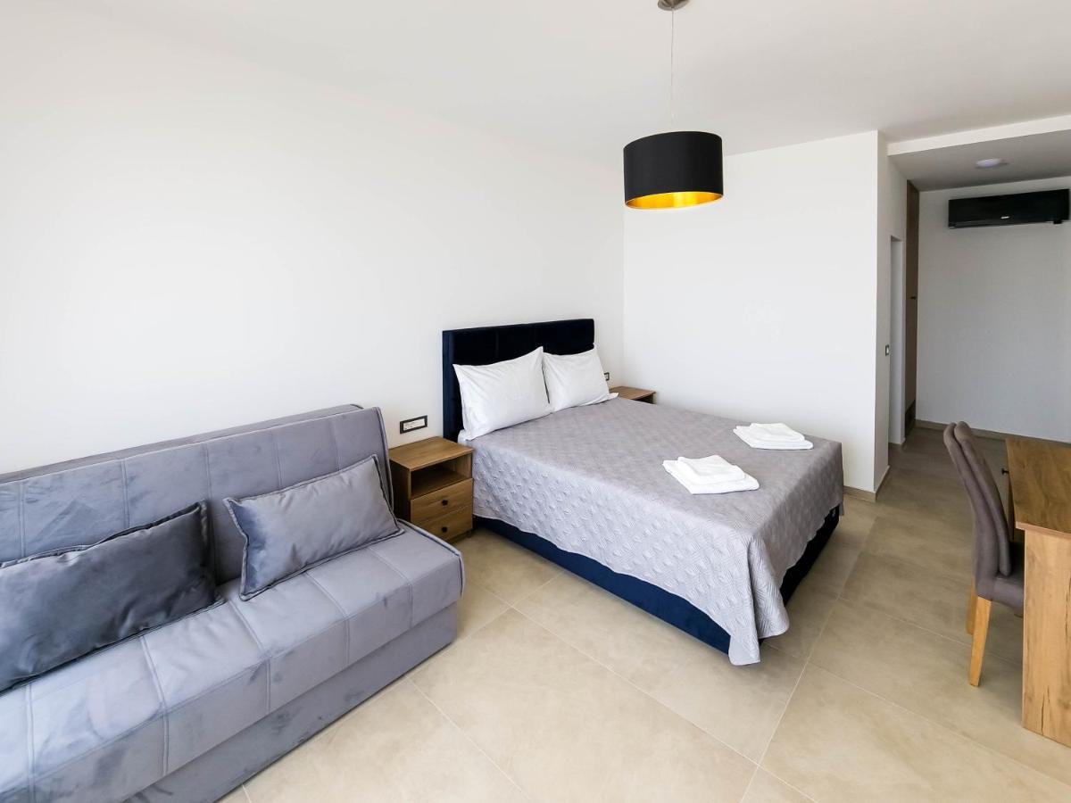 Maresole Beachfront Residence Poreč Buitenkant foto
