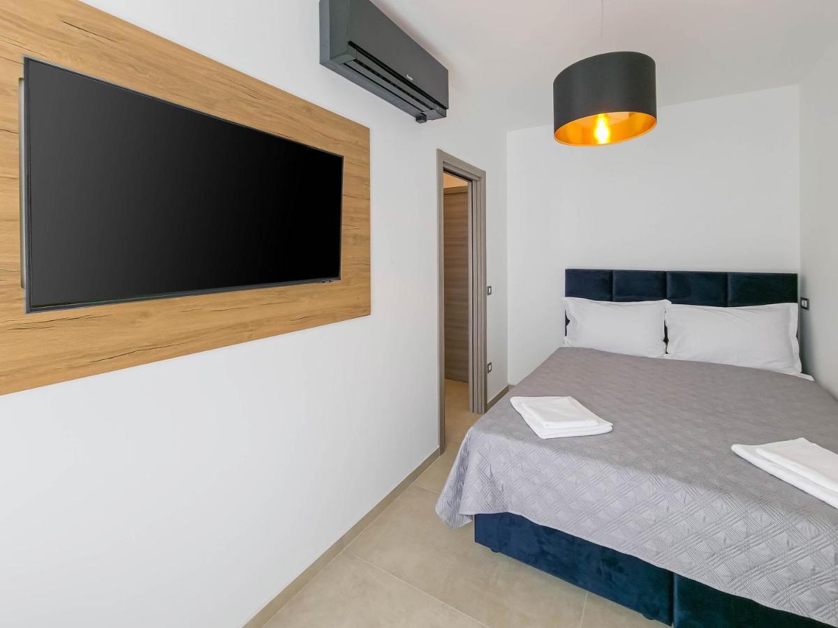 Maresole Beachfront Residence Poreč Buitenkant foto