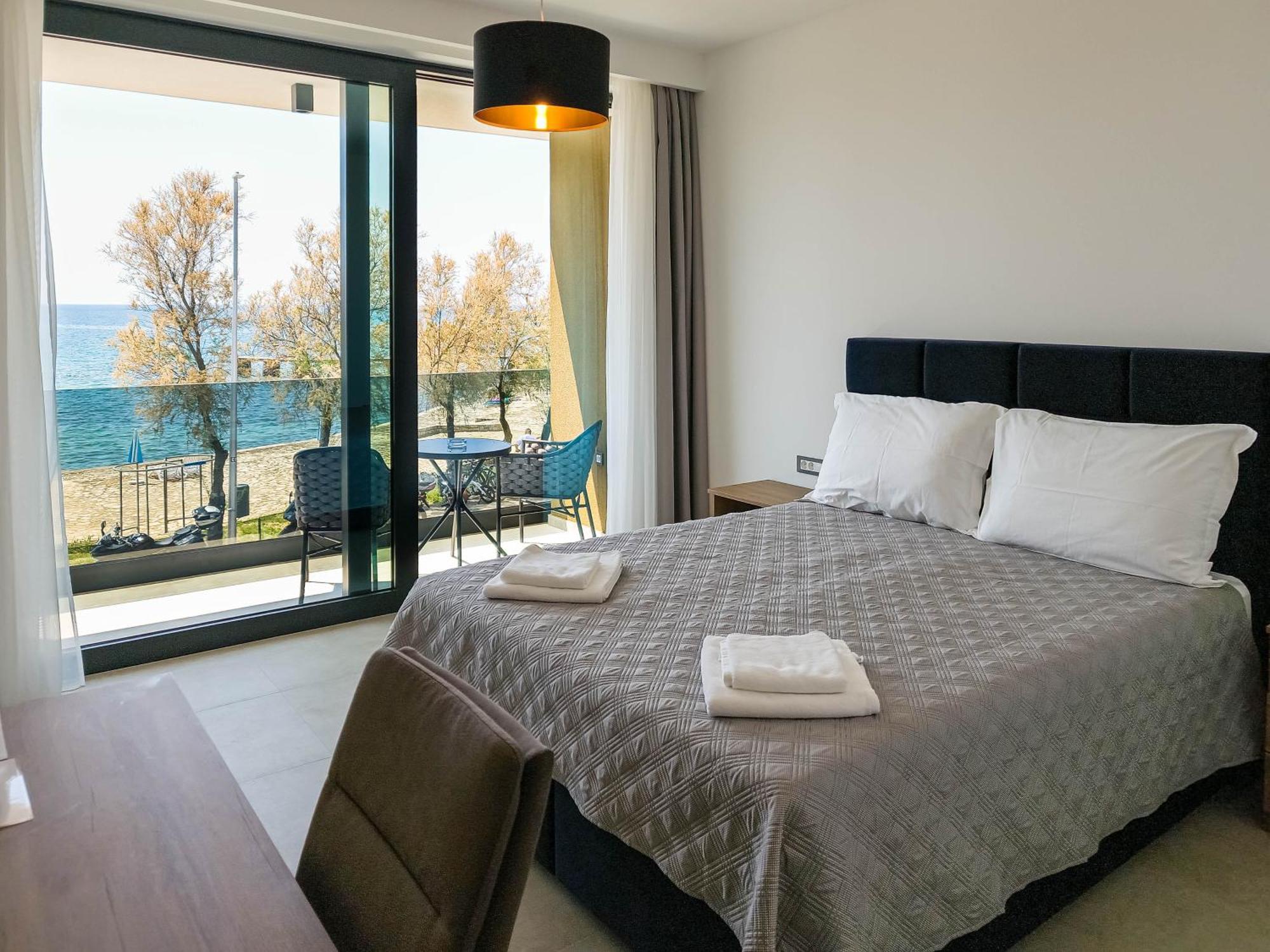 Maresole Beachfront Residence Poreč Buitenkant foto