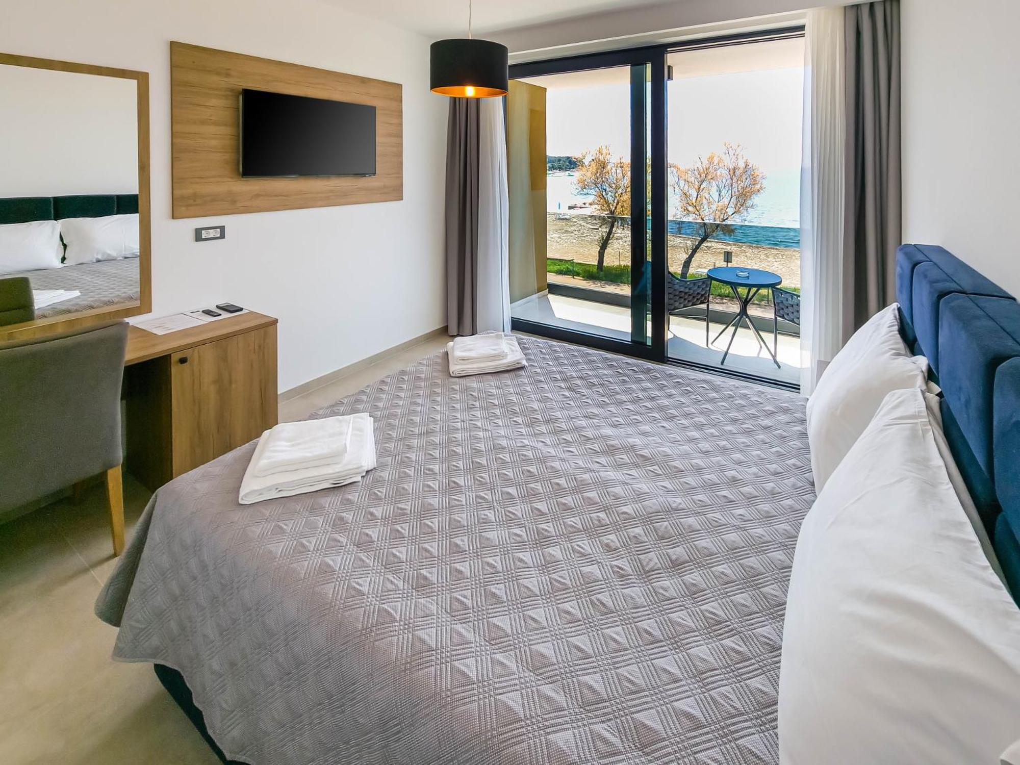 Maresole Beachfront Residence Poreč Buitenkant foto