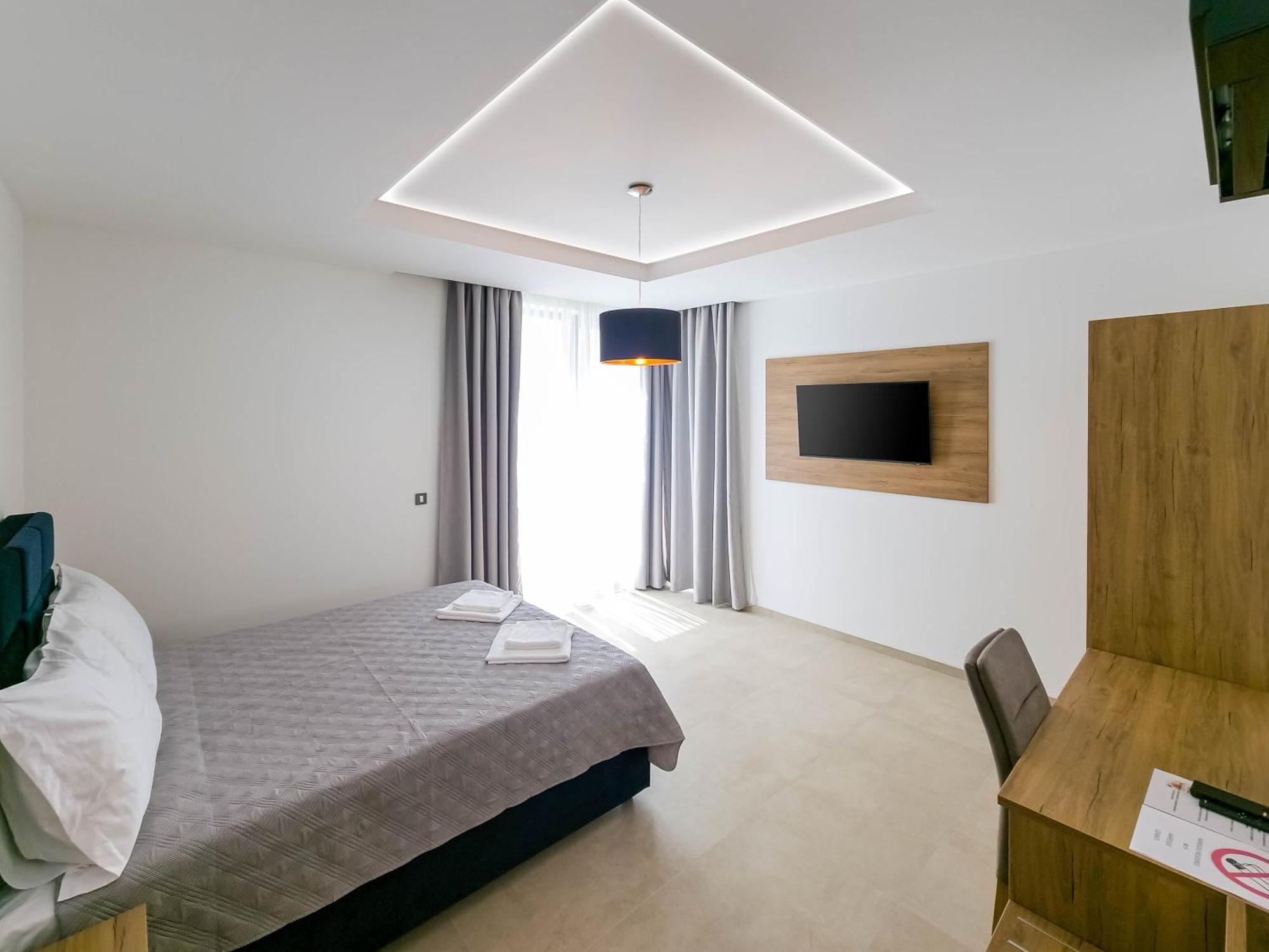 Maresole Beachfront Residence Poreč Buitenkant foto